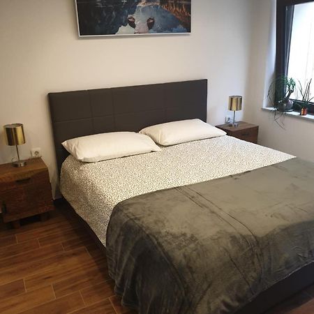 Apartma Na Klancu كوباريد المظهر الخارجي الصورة