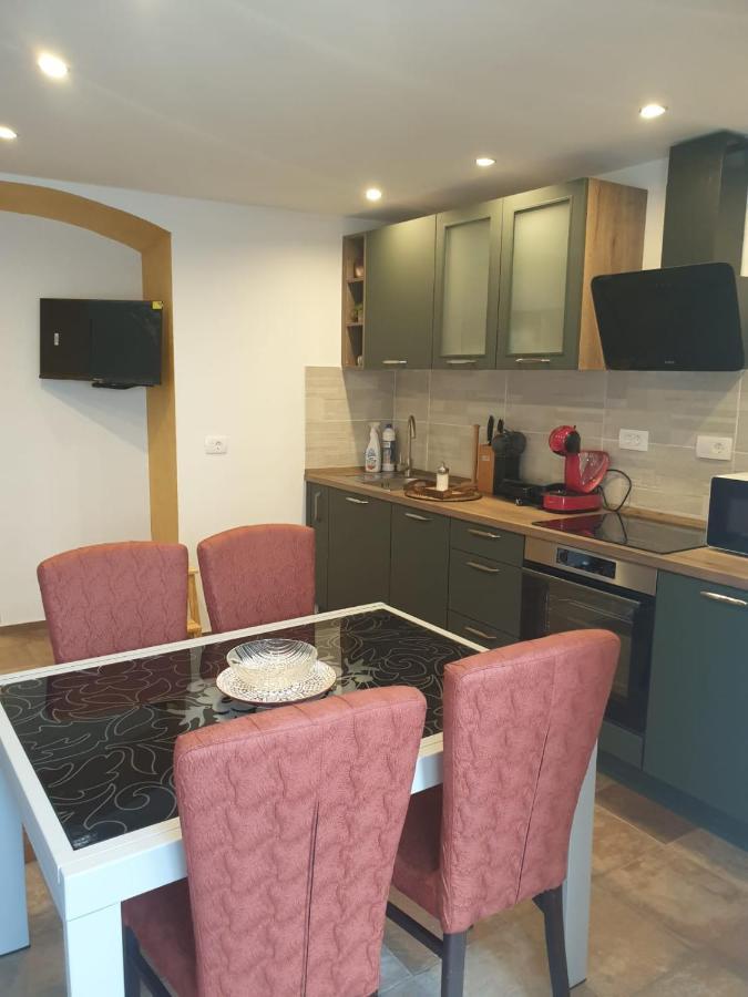Apartma Na Klancu كوباريد المظهر الخارجي الصورة