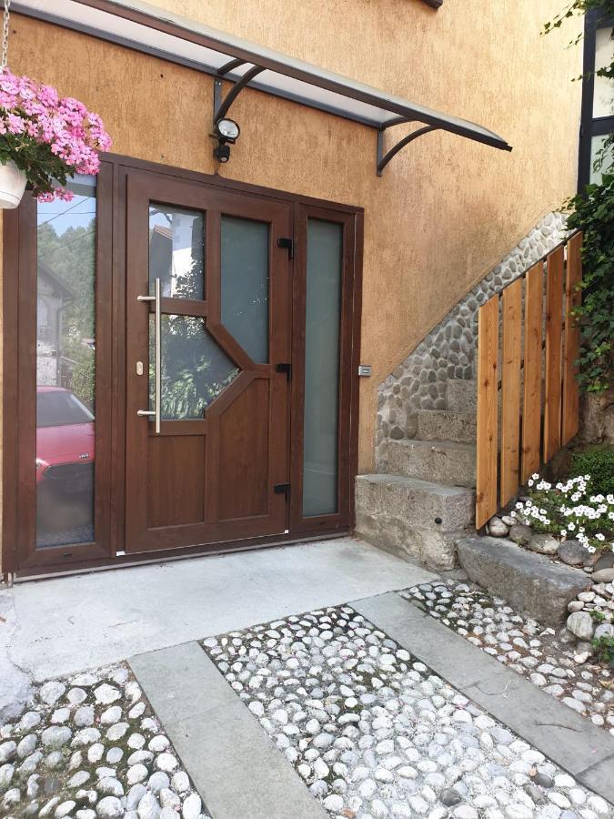 Apartma Na Klancu كوباريد المظهر الخارجي الصورة